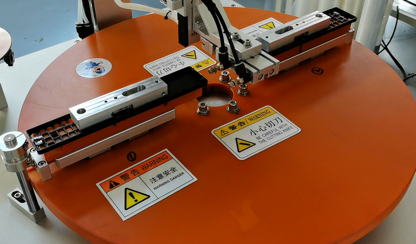 1754364388950298.png 遙控器中框-雙工位_副本.png